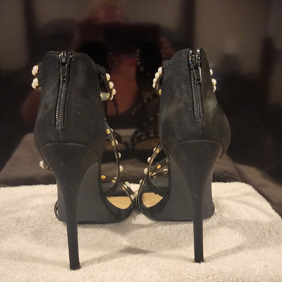 Heels - Picture 4 of 5